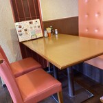 Orange Pekoe - テーブル席