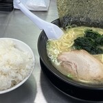 横浜家系ラーメン武骨家 - 