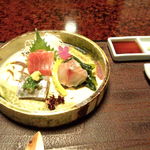 おちあいろう - 刺身。鮪・鶏魚・鯵