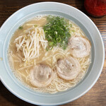 麺家うえの - 料理写真:とんこつラーメン（大盛）