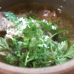 名前のないイタリア料理店 - 熊本あか牛、九条葱のスープ、酢橘