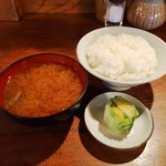 Tonkatsu Katsusei - なめこ汁、ご飯、漬物