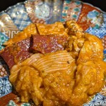 神戸焼肉かんてき - ホルモン盛合せ。丁寧に切られてるのがわかる