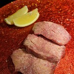 神戸焼肉かんてき - 厚切りたん。いっちばん美味しい部分