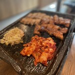 タレ焼肉と包み野菜の専門店 焼肉くるとん - 