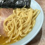 横濱ラーメン あさが家 - 酒井製麺（杉）の中太麺はモチモチです。