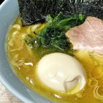横濱ラーメン あさが家 - ほうれん草＆味玉。