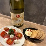 小鉢バル bowl - 生ハムカプレーゼと燻りがっこクリームチーズ