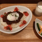 カピ - ・「温玉乗せドライカレー スモール(¥750)」