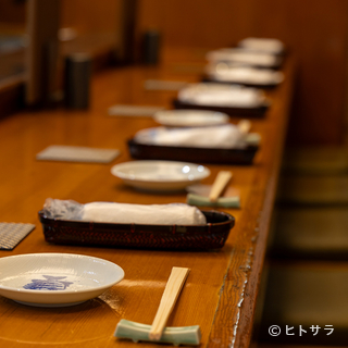 A relaxing atmosphere in the store centered around the counter