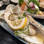 Ajinomise Iwashi - 特大焼き牡蠣