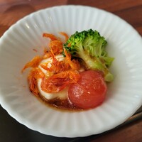 日本料理 初海 - 先付　すくい豆腐のサラダ