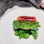 Florilege - お野菜のタコスとお肉のタコス。それぞれが引き立て合う美味しさで。層が重ねられたお野菜タコスの素材たちが次々に現われて楽しく美味しかったし、お肉の方もシートとタルタルが口の中で合わさった美味が素晴らしく