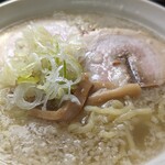 ウリナム食堂 - ノムノムこってりとは背脂入り