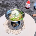 Florilege - モッツアレラチーズのモッツアレラ、ミルクパウダーを掛ける前。セロリ香るサラダ仕立て