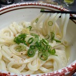 日の出製麺所 - ネギとショウガをトッピング