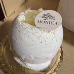 MONICA - 　チーズケーキ　「ふわりと焼き上げたスフレチーズを滑らかなレアチーズで包み熊本県のパール柑をたっぷり。仁淀川山椒をアクセントに」