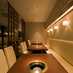 焼肉 徳寿 K-place - ４名掛けベンチシート