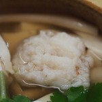 Yakkozushi - 名物ゆどうふには鱧が入っている