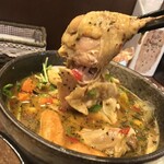 薬膳スープカレー・シャナイア - 薬膳スープカレー・シャナイア(東京都目黒区三田)チキンと野菜の薬膳スープカレー・ひとくちいも餅・まろやか温玉