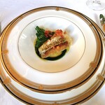 マダム・トキ - 九州産甘鯛のウロコ焼きとカブのクーリ