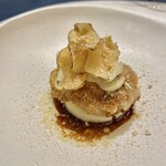 レストラン ローブ - 鱈白子のムニエル　根菜(百合根、菊芋チップス)