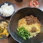 汁なし担々麺 階杉 周南店 - 汁なし担々麺とご飯