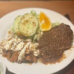 三潴屋 - 日替わりサービスランチ(ハンバーグ&白身フライ)