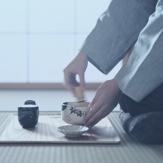 【预约制】 在充满情趣的茶室点茶，体验京都抹茶