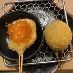 串揚げ 六角亭 - サーモンといくら　ゴボウとチーズだったかな？