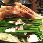 もつ村 - 究極の海老ダシ上もつ鍋　1180円（税込1298円）