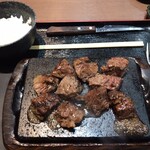 感動の肉と米 - 赤身カットステーキ