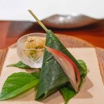 京・富小路 天ぷら吉川 - 2023.7 うなぎのお寿司ちまき、貝柱と胡瓜のお酢ジュレ寄せ