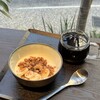 BLUE BOTTLE COFFEE - オリジナルグラノーラ＋ヨーグルト、フルーツ(891円)とハンドドリップ(712円)