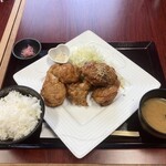 Aoi - 唐揚げ定食（882円＋税）