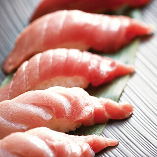 Enjoy the blessings of the four seasons with our famous tuna and exceptionally fresh fish. You can order from 1 piece.