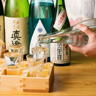 當地出產的酒和季節性的酒等，日本酒的品種齊全引以為豪!檸檬雞尾酒種類繁多