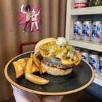 PANTRY COYOTE - 【12月のMonthly Burger】 ※数量限定 『NACHO DE LA MUCHO BURGER ナチョ・デ・ラ・ムーチョ・バーガー ¥2,150』 『lunch drink¥0』
