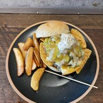 パントリー コヨーテ - 【12月のMonthly Burger】 ※数量限定 『NACHO DE LA MUCHO BURGER ナチョ・デ・ラ・ムーチョ・バーガー ¥2,150』 『lunch drink¥0』