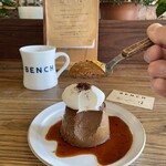 BENCH coffee - 『チョコレートプリン¥660』 『ダークブレンド深煎り¥583』