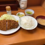 とんかつ山家 - ロースカツ定食850円