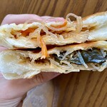 ブーランジェリ･エ･カフェ　オブジェ - 春雨パンの中身！おいしい！(ﾟдﾟ)ｳﾏｰ