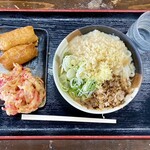 Aji Na Aji - かけうどん360円、お稲荷さん(2個)110円、紅生姜のかき揚げ天 120円