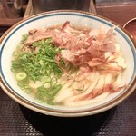 香川 一福 - 肉うどん【小】。