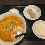 Daidai - 白胡麻担々麺セット。スープ美味しい。全体的に食べ盛り男性には物足りない量かも。