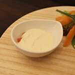 リュクスバーガーズ&サニーズテーブル - ヨーグルトソース