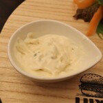 リュクスバーガーズ&サニーズテーブル - ヨーグルトソース　混ぜ混ぜ後♡