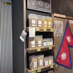 ダルバート食堂 ムスタンタカリチューロ - スパイスも売ってた