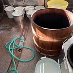 房月堂菓子店 - 餅米浸して　明日の準備