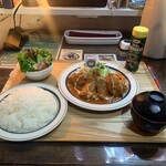 キッチン あずま - ︎  日替わりメニュー
      （ 若鶏のチキンソテー・トマトソース ）
      ※  珈琲・ミニサラダ付き　　税込 １,０００ 円